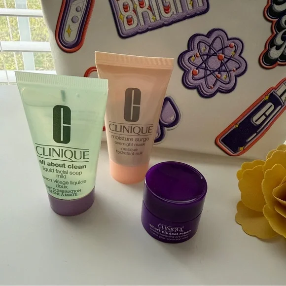 Clinique Skincare Deluxe Travel Set with Cosmetic Bag